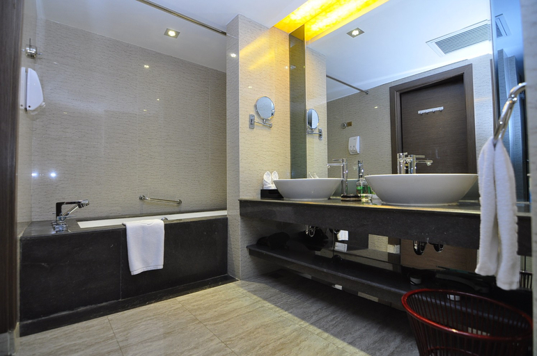 Bathroom 2, Shengshi Qianhe Hotel Kunming, Kunming