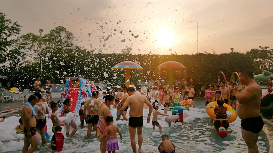Sport & Beauty 2, Country Garden Phoenix Hot Spring Center Soup Kitchen, Xianning