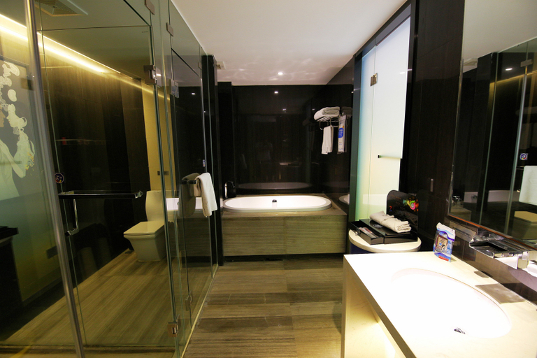 Bathroom 4, Starway Hotel Chongqing Guanyin Bridge Pedestrian Street, Chongqing