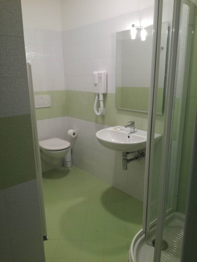 Bathroom 3, Hotel Settibi, Teramo
