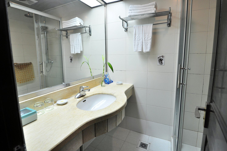 Bathroom 2, ホームイン プラスホテル(), Hangzhou