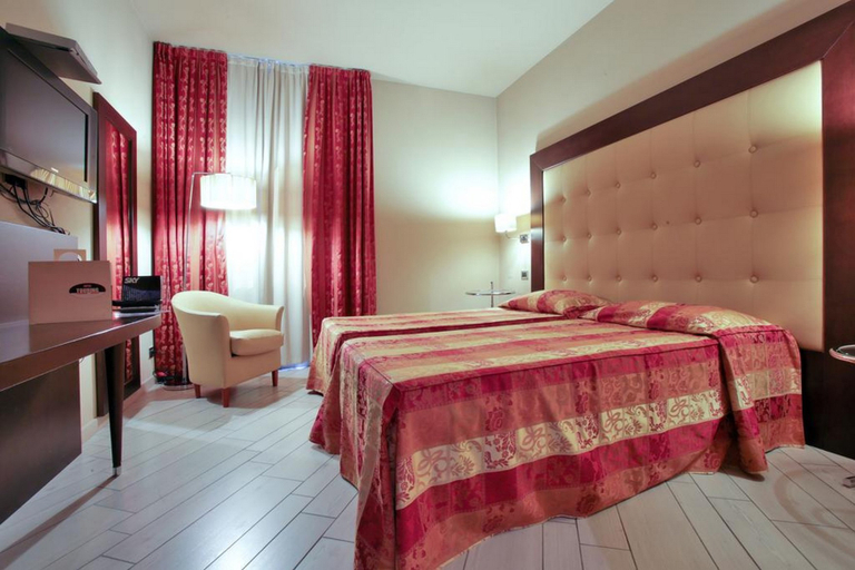 Bedroom 2, Hotel Touring, Modena