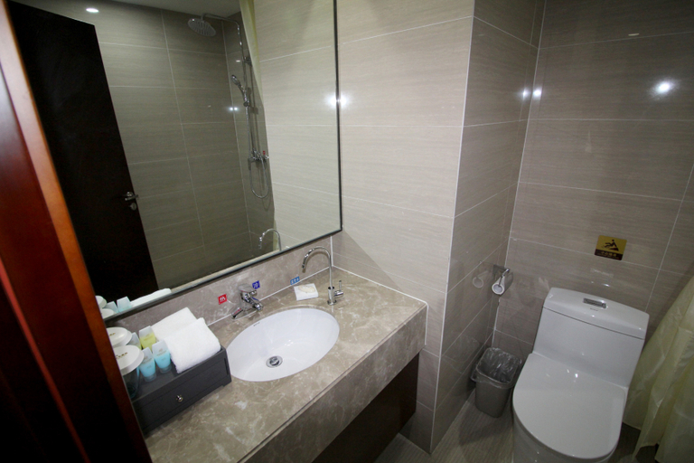Bathroom 4, Xikelai Hostel, Yantai