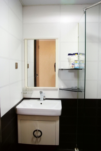 Bathroom 3, Izunco Hotel (Qingdao Women's and Children's Hospital), Qingdao