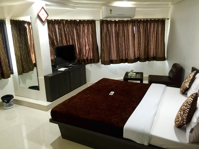 Bedroom 3, Hotel Nova Cross Road, Rajkot