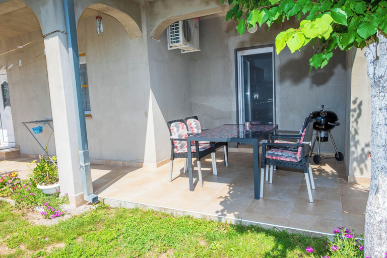 Terrace/patio 2, Apartments Plavsic, Novi Vinodolski