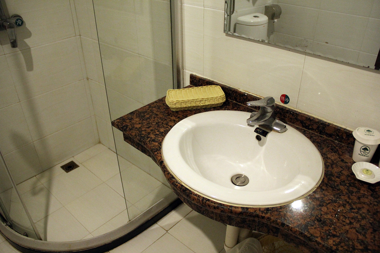 Bathroom 2, グリーンツリーエコノミーホテル(開封鼓楼)(格林豪泰快捷酒店(开封鼓楼店)), Kaifeng
