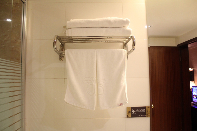 Bathroom 4, Joy Hotel (Foshan Nanhai Pengruili Jihua Plaza), Foshan