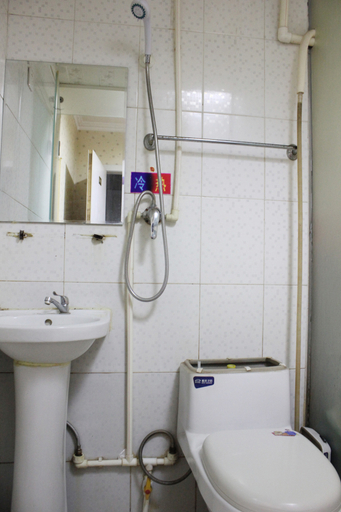 Bathroom 3, Tianci Hostel (Beijing Railway Station), Beijing