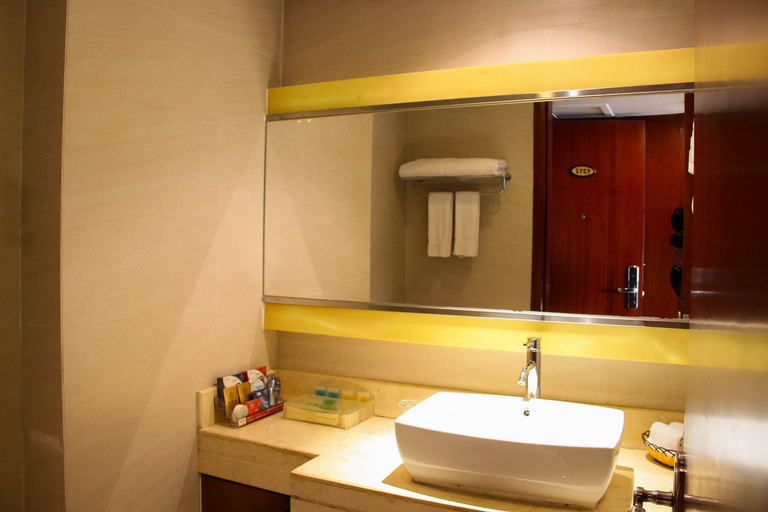 Bathroom 2, Guangzhou Asia Hotel, Guangzhou
