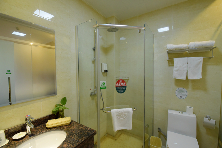 Bathroom 3, Greentree Inn Zhenjiang Science And Technology University Youth Square Express Hotel, Zhenjiang