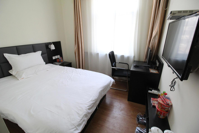 Bedroom 3, Tiantian Holiday Hotel (Puyang Wanda Plaza Shuixiu Street), Puyang