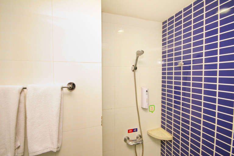 Bathroom 4, Hanting Hotel Xian Bell Tower South Gate New Store, Xi'an