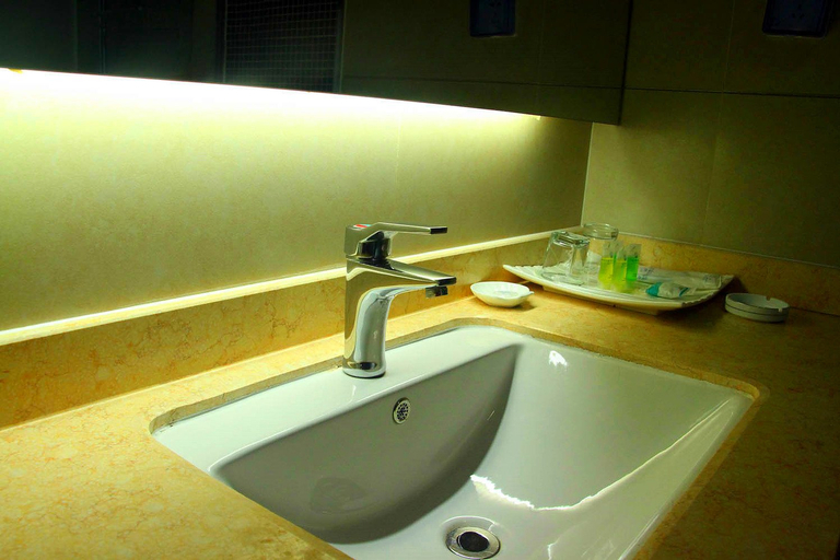 Bathroom 2, Yilite Hotel (Urumqi Dehui Wanda Plaza Hetian 2nd Street), Ürümqi
