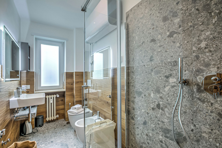 Bathroom 5, Starkeeper Apartment Ski Base with Balcony Views - Happy Rentals, Torino