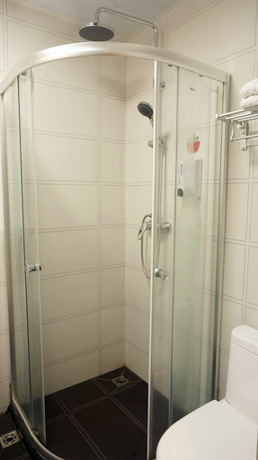 Bathroom 3, Huazhou Mingfeng Holiday Hotel, Maoming