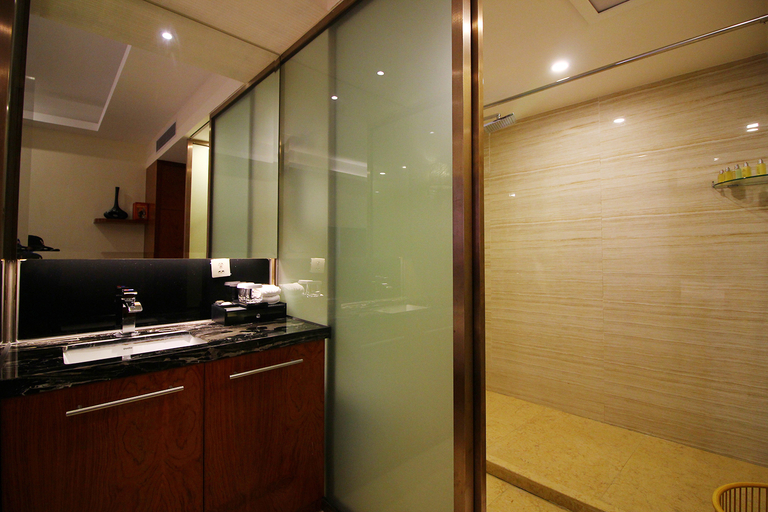 Bathroom 4, Minghan Holiday Hotel (Zhuhai Doumen Xinqing Science and Technology Park), Zhuhai