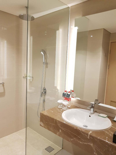 Bathroom 4, Hotel Santika Gresik, Gresik