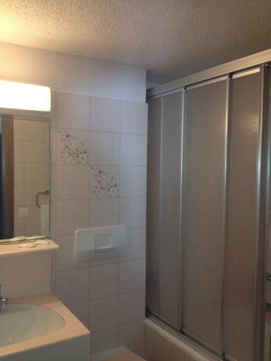 Bathroom 3, Sonne Andermatt Swiss Quality Hotel, Uri
