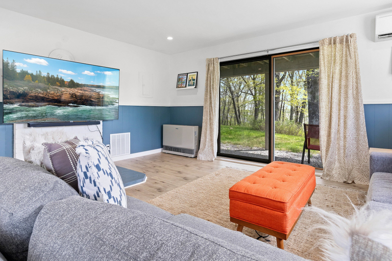 Living area 5, Spacious House With Modern Comforts and Nature, Knox