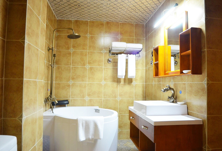 Bathroom 3, Floral Hotel Green Lakeshore, Kunming