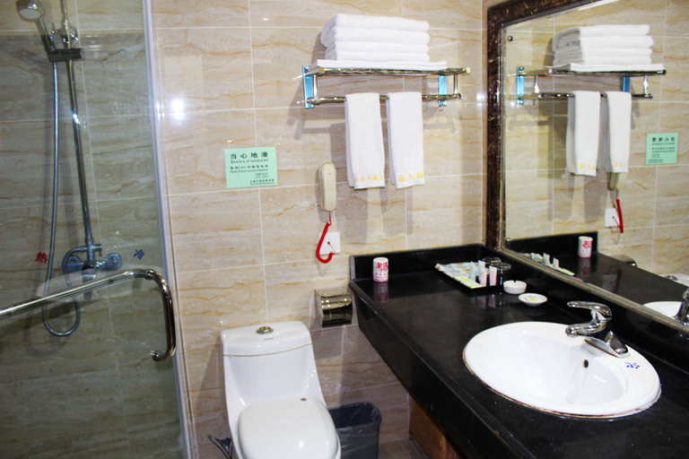 Bathroom, Shanxi Grand Hotel, Xishuangbanna Dai
