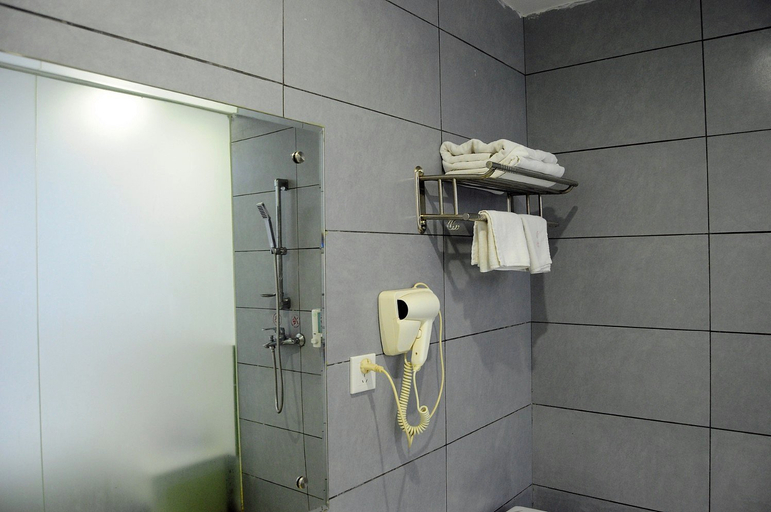 Bathroom 3, Xinyuan Hotel (Guangzhou Yangang Shixi Subway Station), Guangzhou
