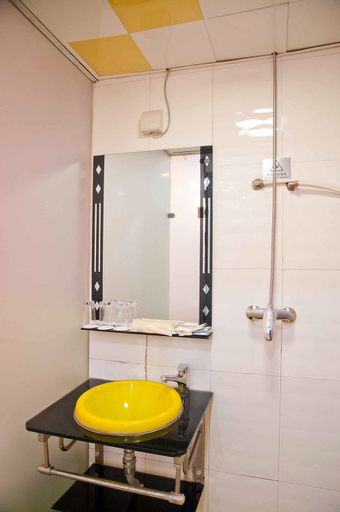 Bathroom 3, Xana Hotelle Tangshan North Railway Station, Tangshan