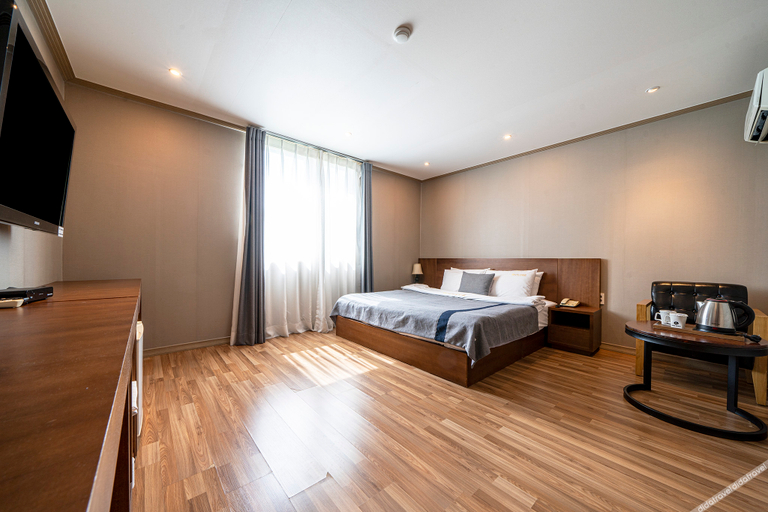Bedroom 2, Tongyeong Rober, Tongyeong