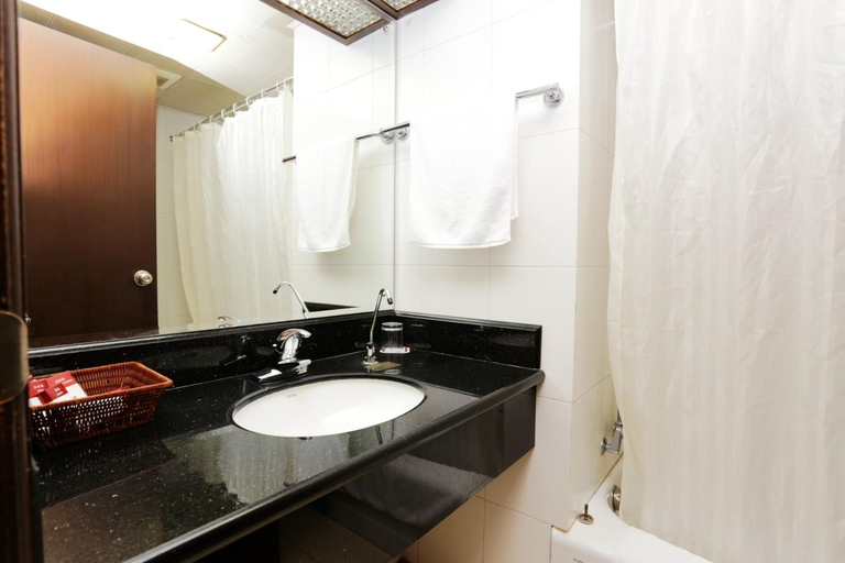 Bathroom 4, Yangzi Hotel, Nanjing