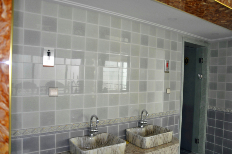 Bathroom, Lan Yang Du Shi Hostel, Dalian