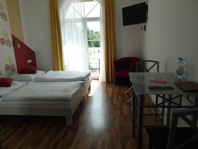 Bedroom 4, Hotel Am Donaubogen, Regensburg