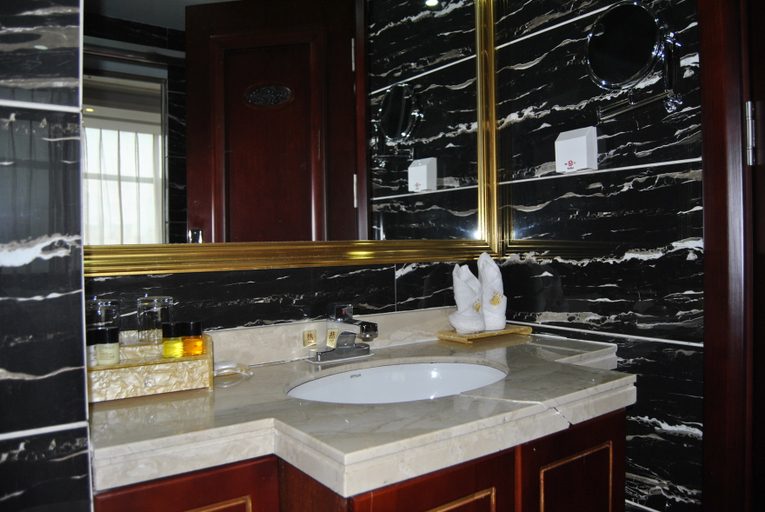Bathroom 2, ホテル, Haibei Tibetan
