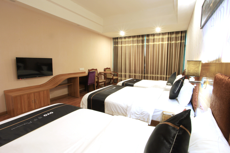 Bedroom 2, Yuzhilin Hotel, Yiyang