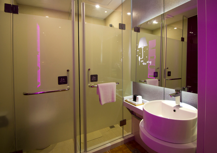 Bathroom 3, Zhibo Hotel (Shanghai Jiayi Road Subway Station), Shanghai