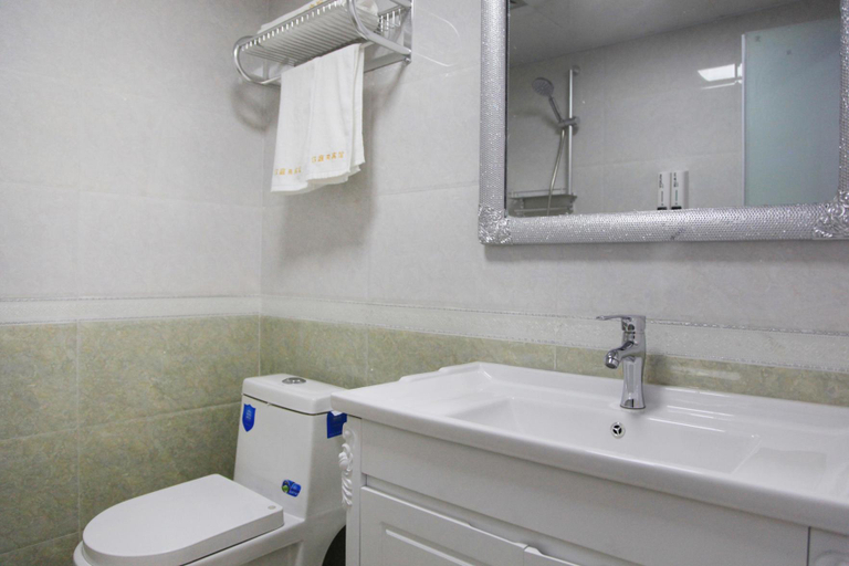 Bathroom 2, Huatingyuan Hotel, Wuhan