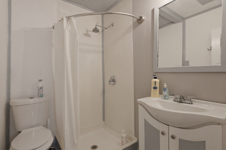 Bathroom 5, Fireplace, Private Deck & 5 Bedroom Comfort 5 Home, Clayton