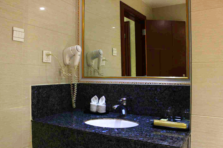 Bathroom 2, ホテル(), Zhuhai