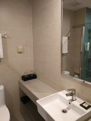 Bathroom 2, Homeinn · neo (Shanghai North Bund Dalian Road Subway Station), Shanghai