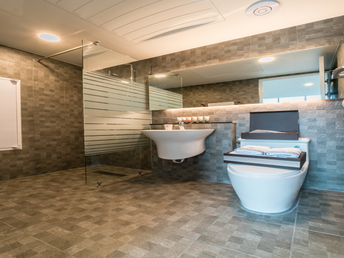 Bathroom 5, W Jiwoo Resort, Gapyeong