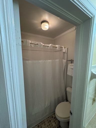 Bathroom 3, Sandman Motel, Summers