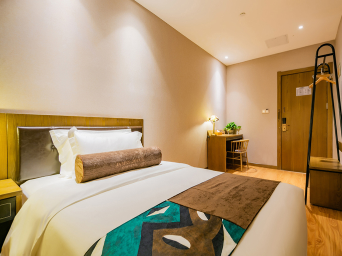 Bedroom 2, Zhefei Hotel (Xining Railway Station), Xining