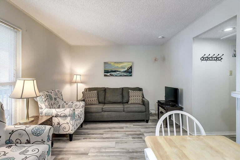 Room 5, Pompano- 2 Min Drive to Beach Sleeps 4, Nueces
