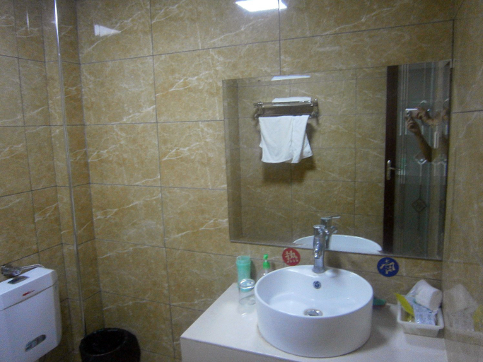 Bathroom 3, Kongfu Hotel, Jiujiang