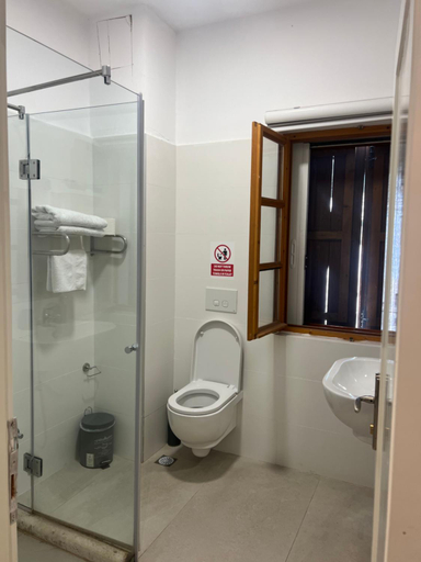Bathroom 5, Old Town Hotel Dhermi, Vlorës