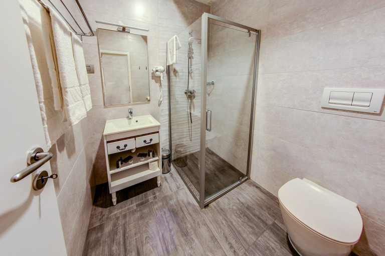 Bathroom 3, New Era Hotel Bucharest City, Municipiul Bucuresti