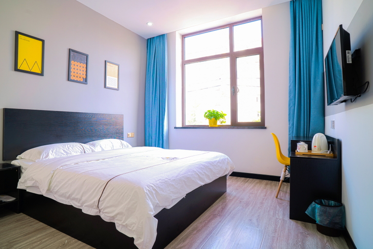 Bedroom 2, SanFeng Hotel(Dalian Lvshun Metro Station), Dalian