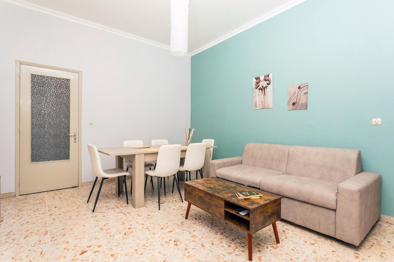 Others 5, Nicola House, Catania