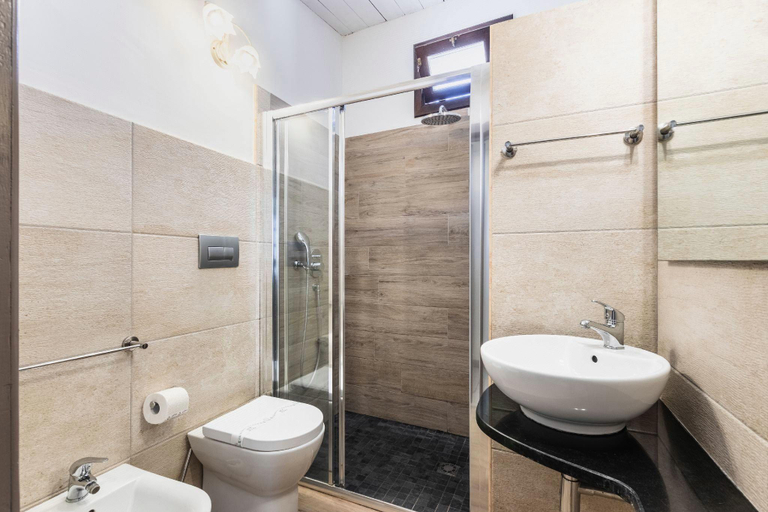 Bathroom 3, Hotel Villa Felicia, Syracuse