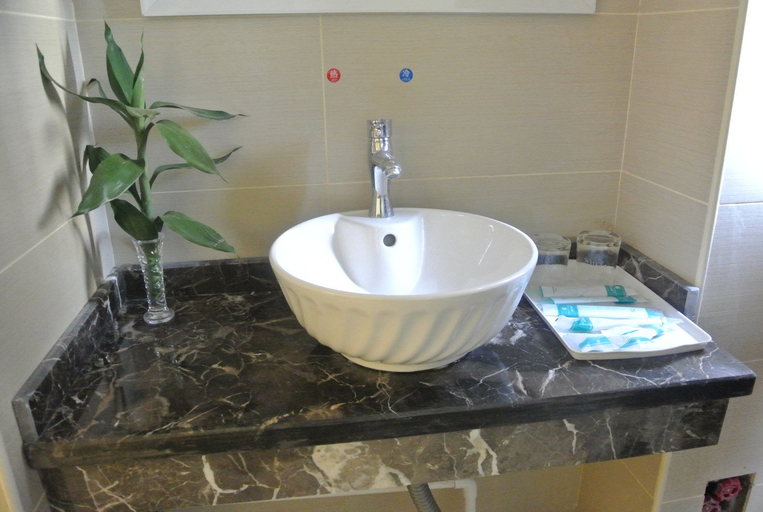 Bathroom 2, Rainbow Hotel (Friendship Nanhaicheng), Haikou